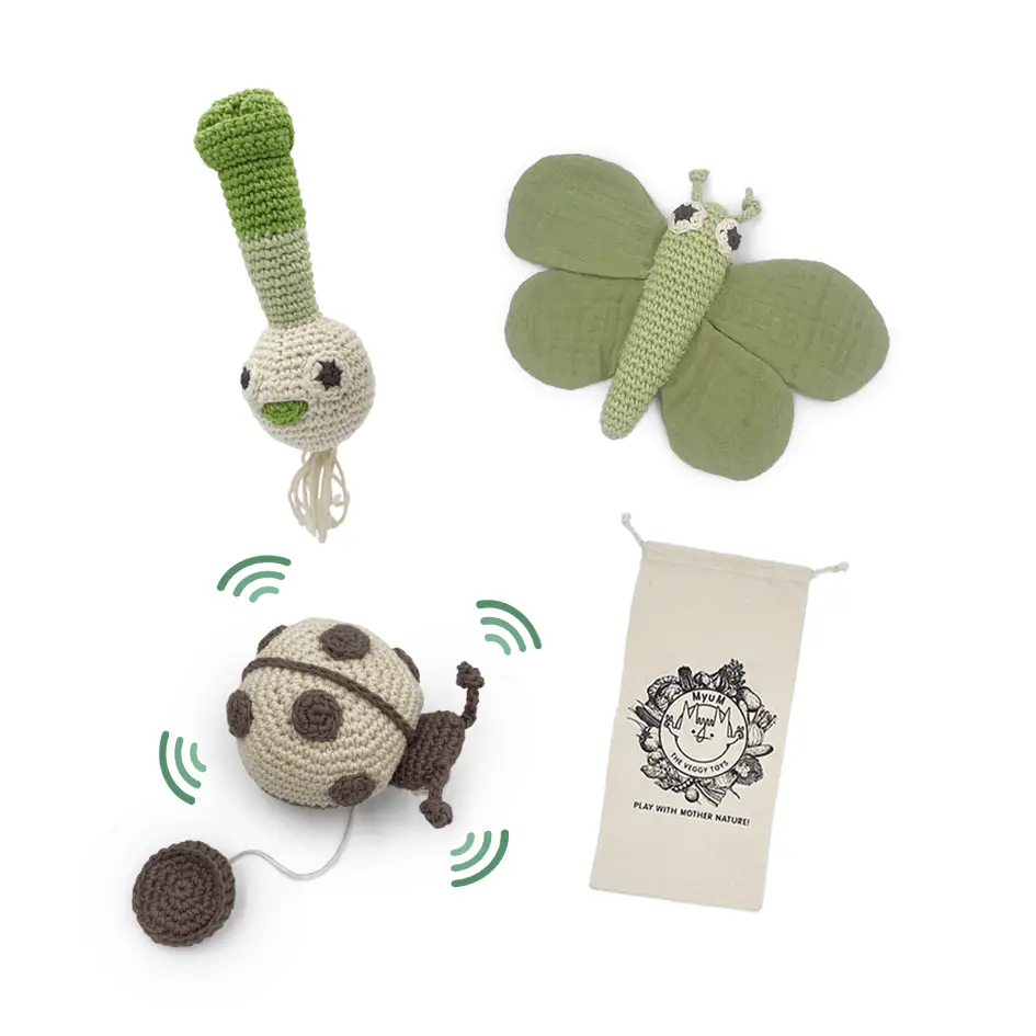 Coffret Green Afternoon 🍀🌞 hochet, pulling toy et doudou en crochet 100% coton bio – Image 2